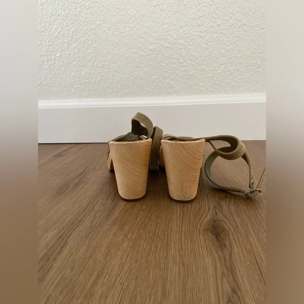 Swedish Hasbeens Olive Green Ankle Strap Sandal size 6/36